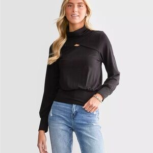 Turtleneck Keyhole Top
RED BY BKE